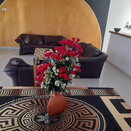Appartement Familial Spacieux Avec Climatisation Ziguinchor Exteriér fotografie