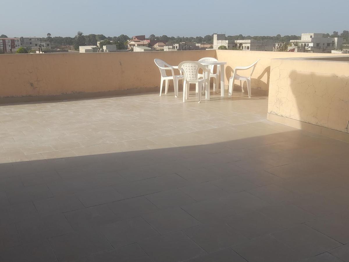 Appartement Familial Spacieux Avec Climatisation Ziguinchor Exteriér fotografie