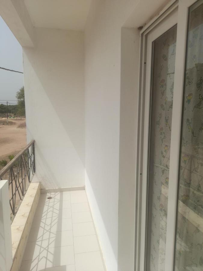 Appartement Familial Spacieux Avec Climatisation Ziguinchor Exteriér fotografie