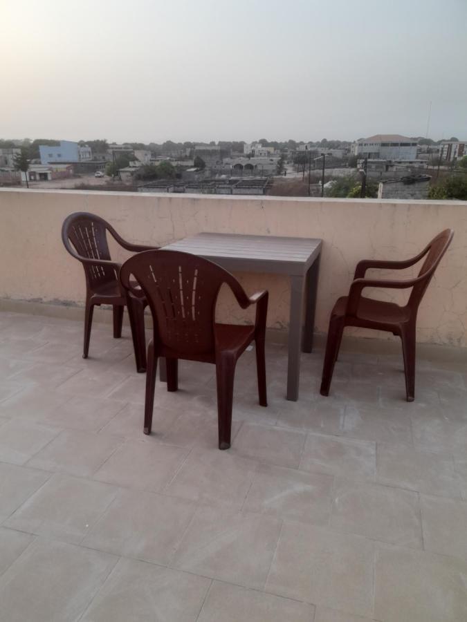 Appartement Familial Spacieux Avec Climatisation Ziguinchor Exteriér fotografie