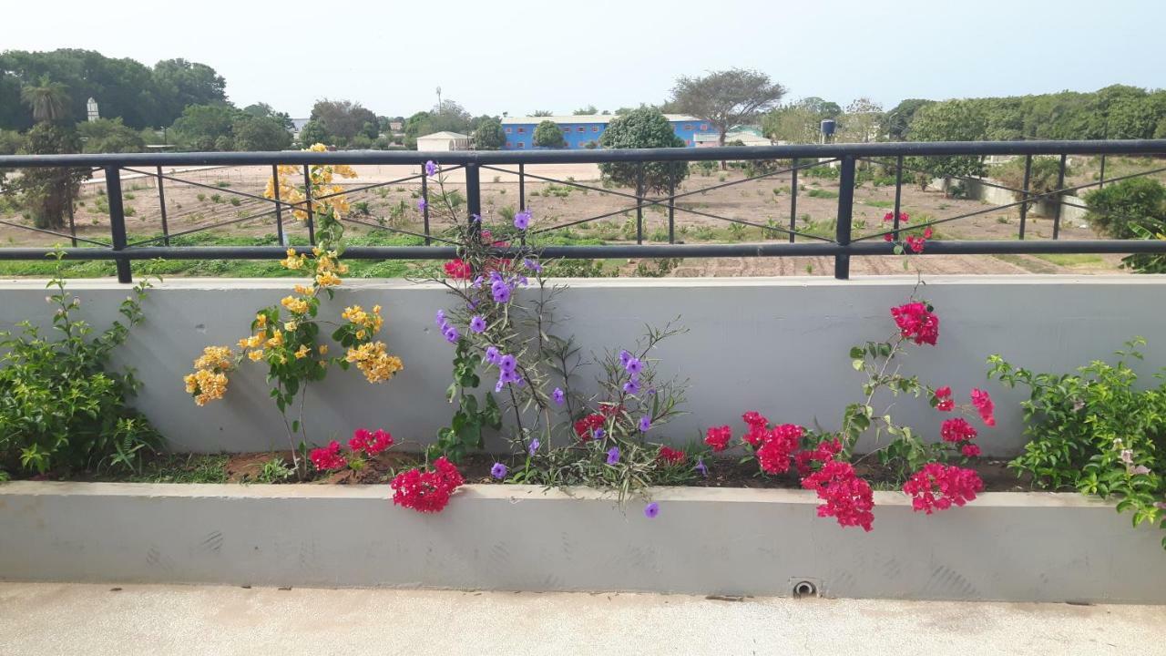 Appartement Familial Spacieux Avec Climatisation Ziguinchor Exteriér fotografie
